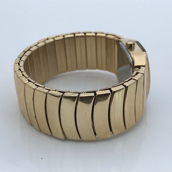 JoanRivers Classics Women Watch Gold Tone … - Picture 5 of 8